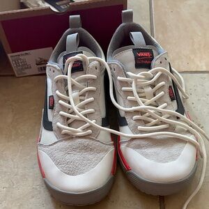 Vans UltraRange EXO Mte-1 White and grey Sneakers